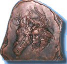 Vrouw met paard gedecoreerd met bronstechniek